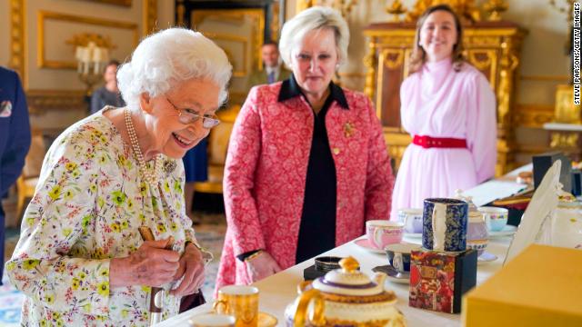 Queen Elizabeth II and United States President Joe Biden