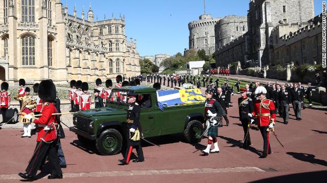 The procession advances toward St. George's Chapel. 