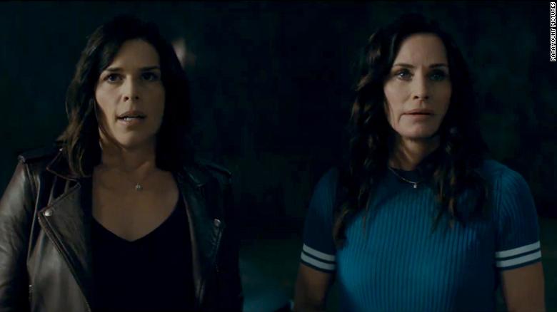 Neve Campbell and Courteney Cox star in ''Scream 5''