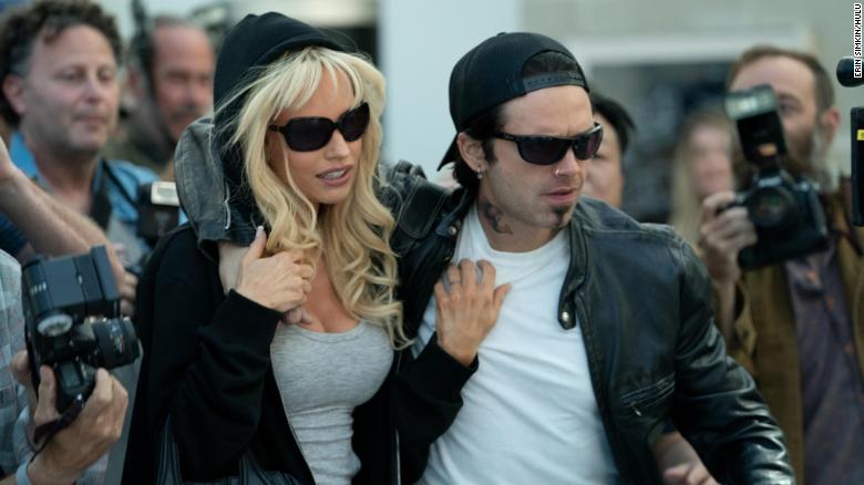 Lily James as Pamela Anderson and Sebastian Stan as Tommy Lee