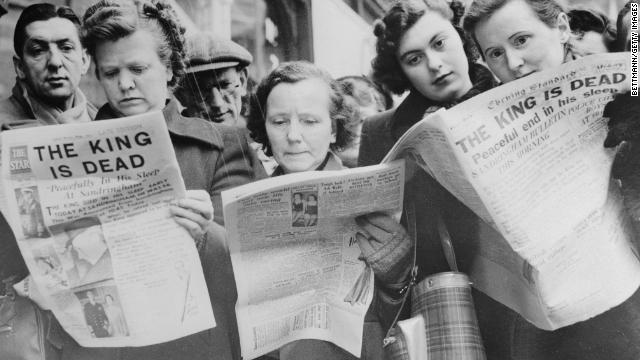 Londoners read the news of King George's death on February 6, 1952. 