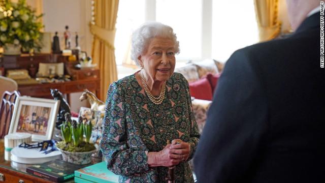 The Queen during her last in-person engagement days before she tested positive for coronavirus. 