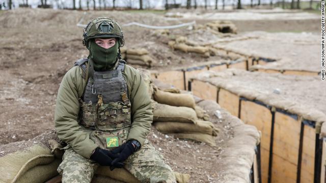 Ukrainian recruits are taught about trench warfare during basic training in the UK.