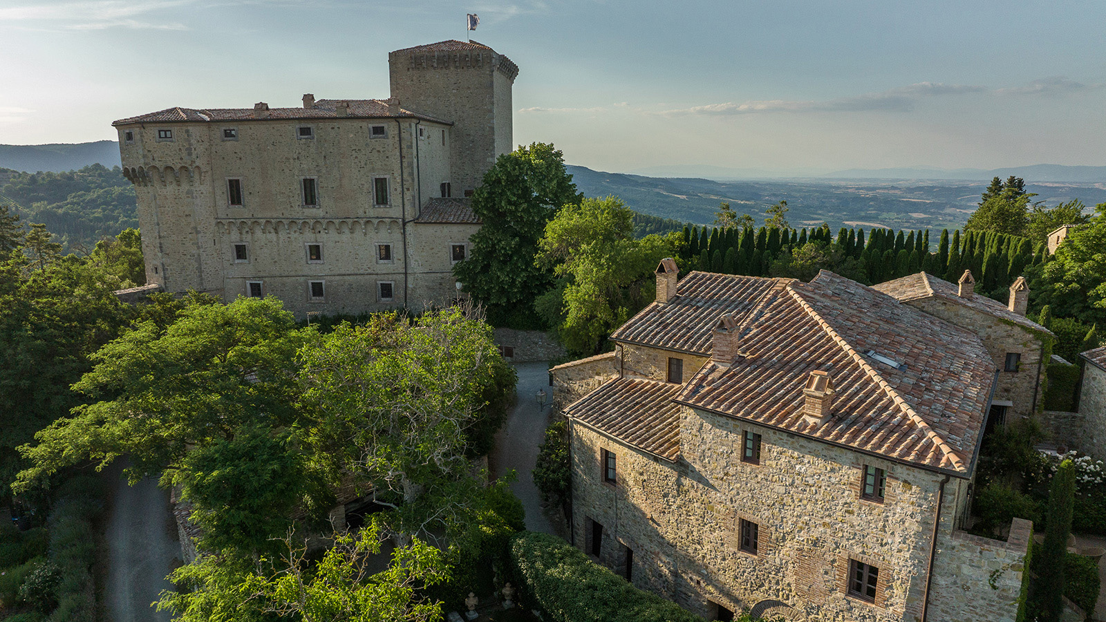  Castello di Fighine in Tuscany
