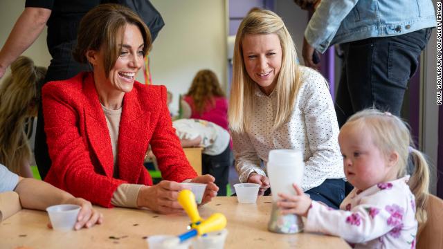Princess of Wales with 3-year-old old Darcie and Portage practitioner Lois during a session for her ''Shaping Us'' campaign on early childhood on September 27, 2023 in Sittingbourne, England. Portage is a service which supports children with disabilities and special educational needs and their families.  