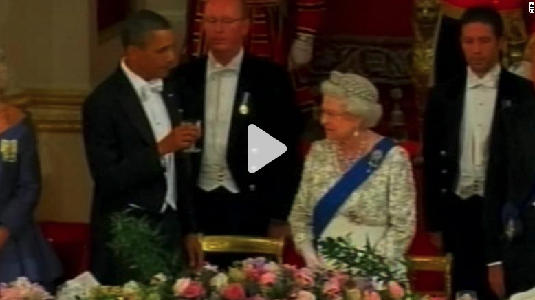 Obama toasts the Queen.