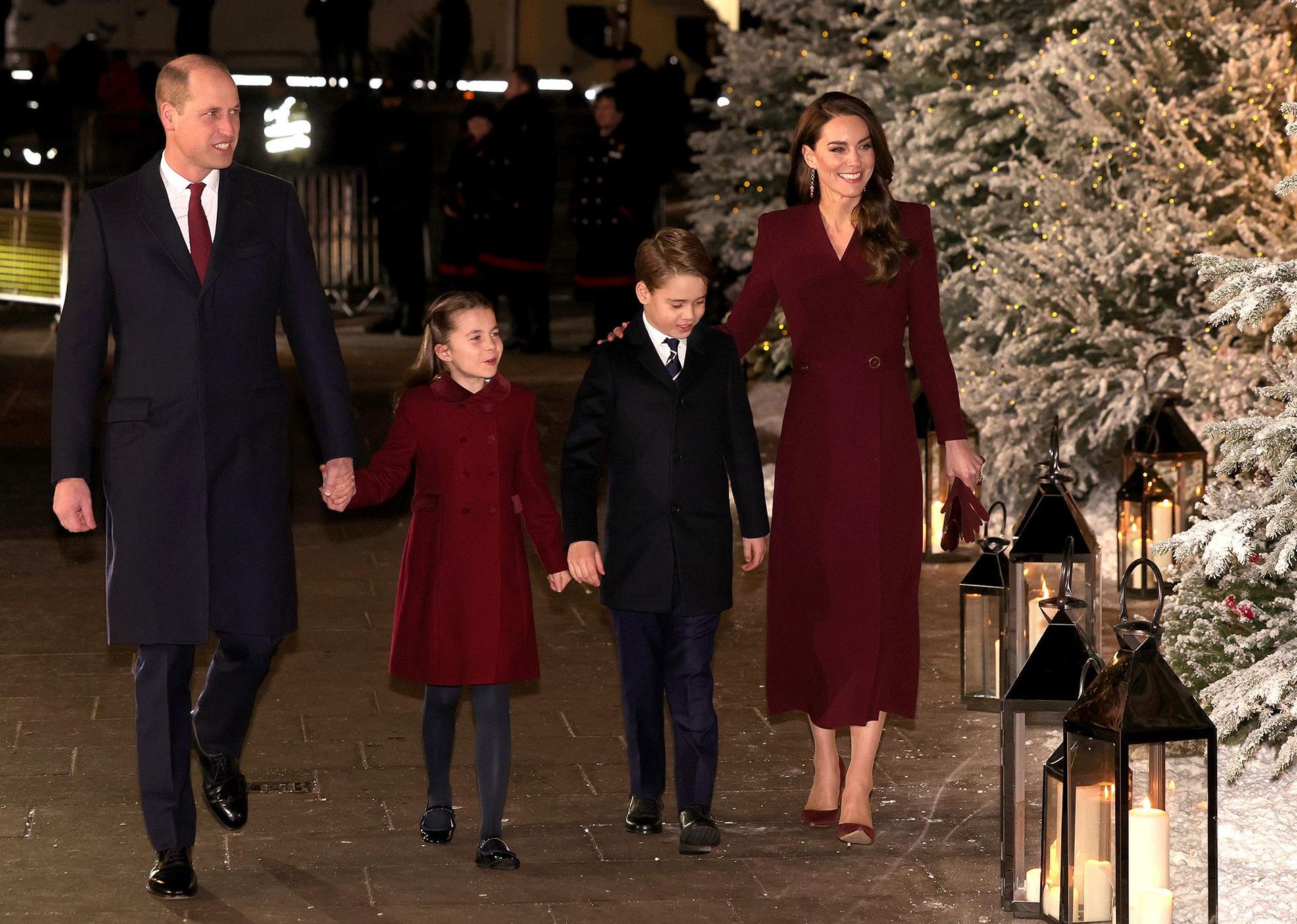 The Prince and Princess of Wales with their children at the 2022 Christmas carol service