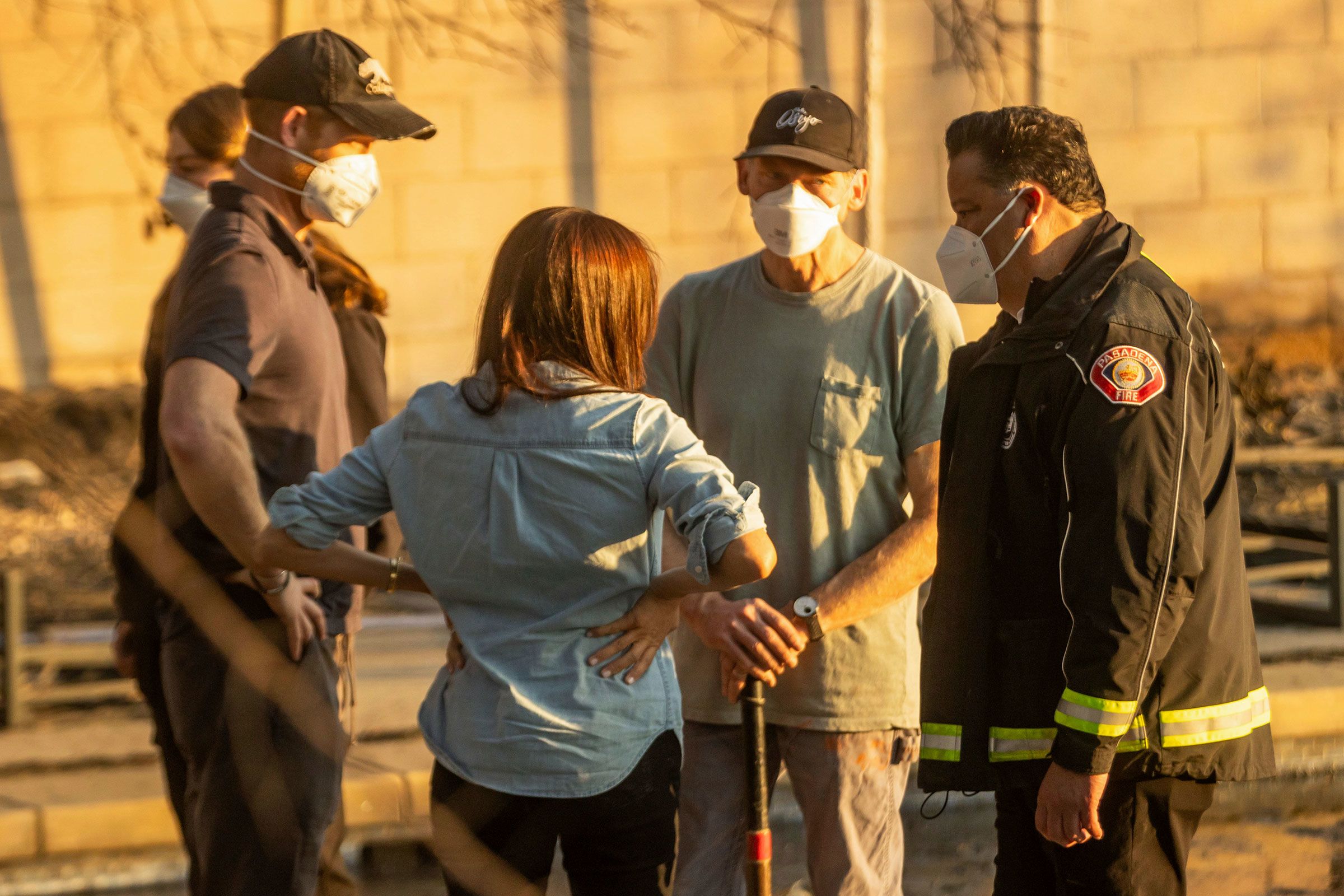 Harry and Meghan speak to first responders in California