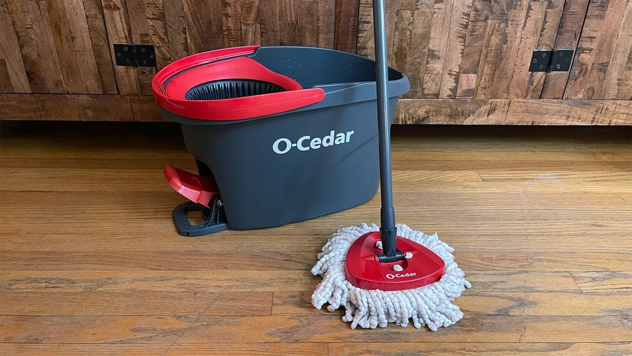O-Ceder mop and bucket