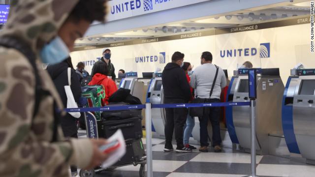 Ignoring CDC warnings, more than 1 million passengers have flown from US airports for 10 straight days