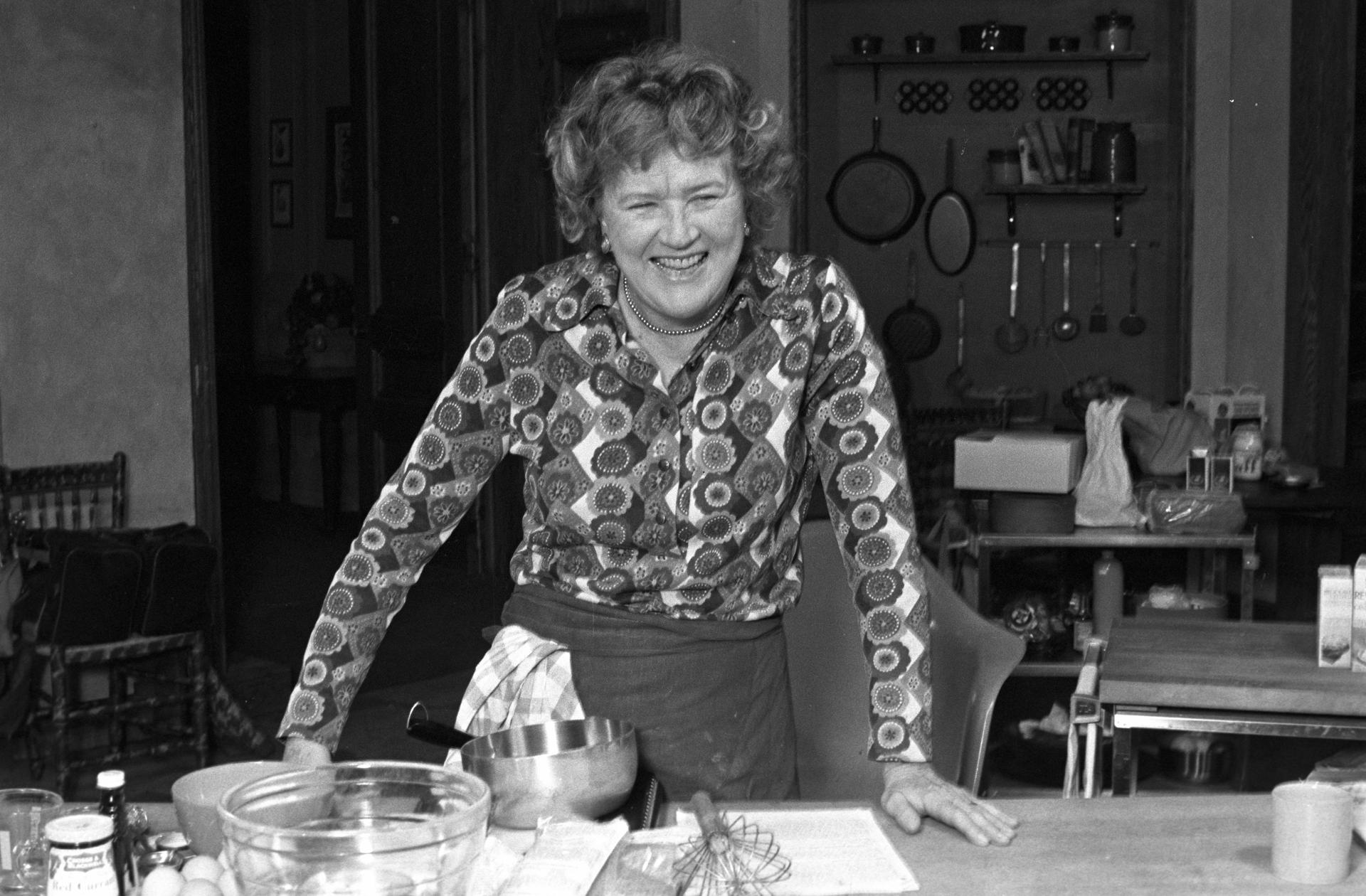 'Julia' goes into and beyond the kitchen with Julia Child